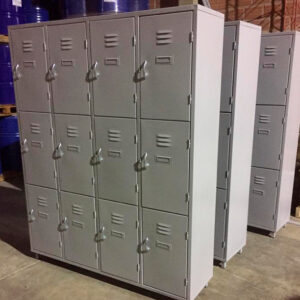 Casillero de 12 puertas